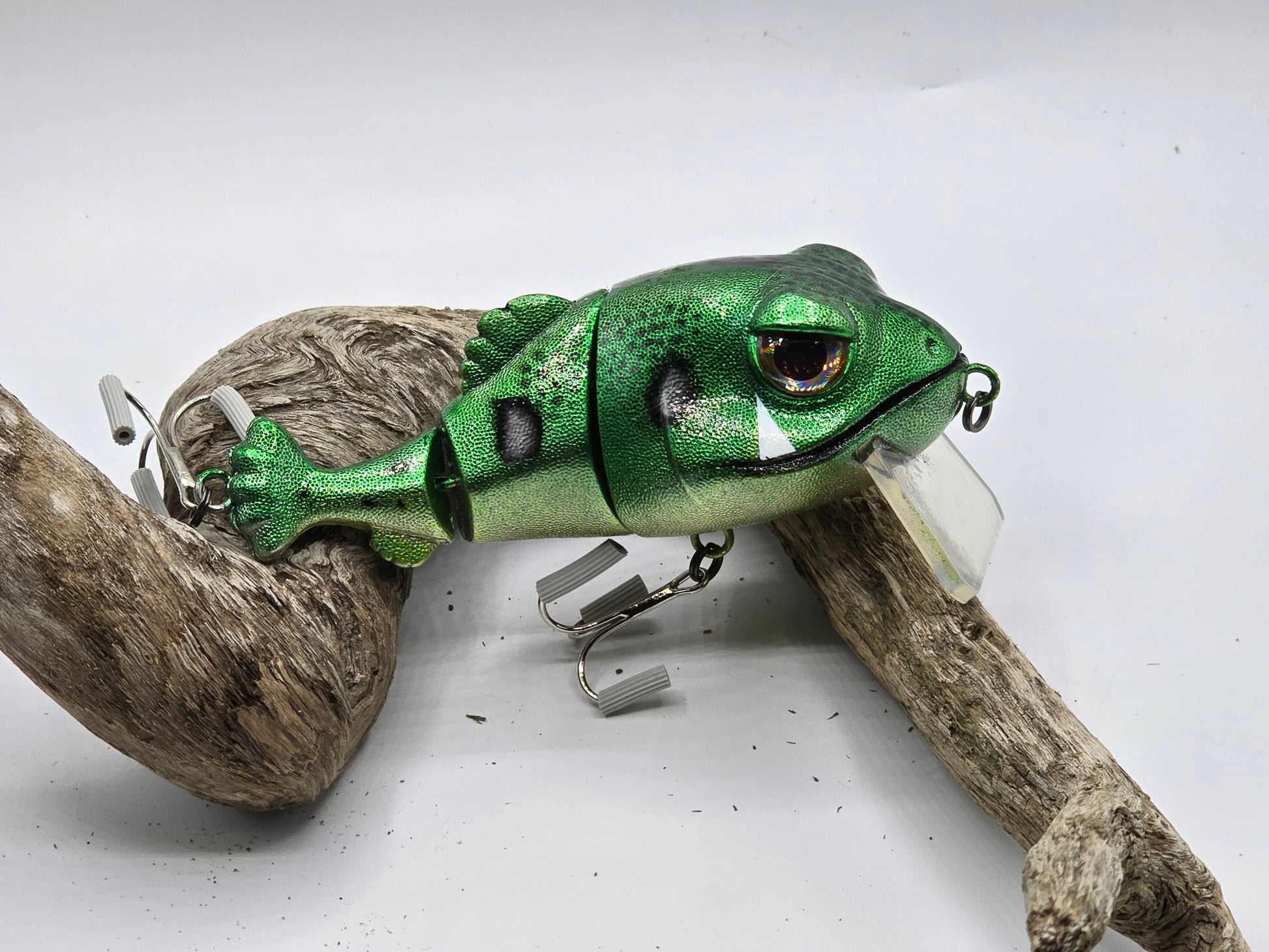 Image of a frog pattern wake bait